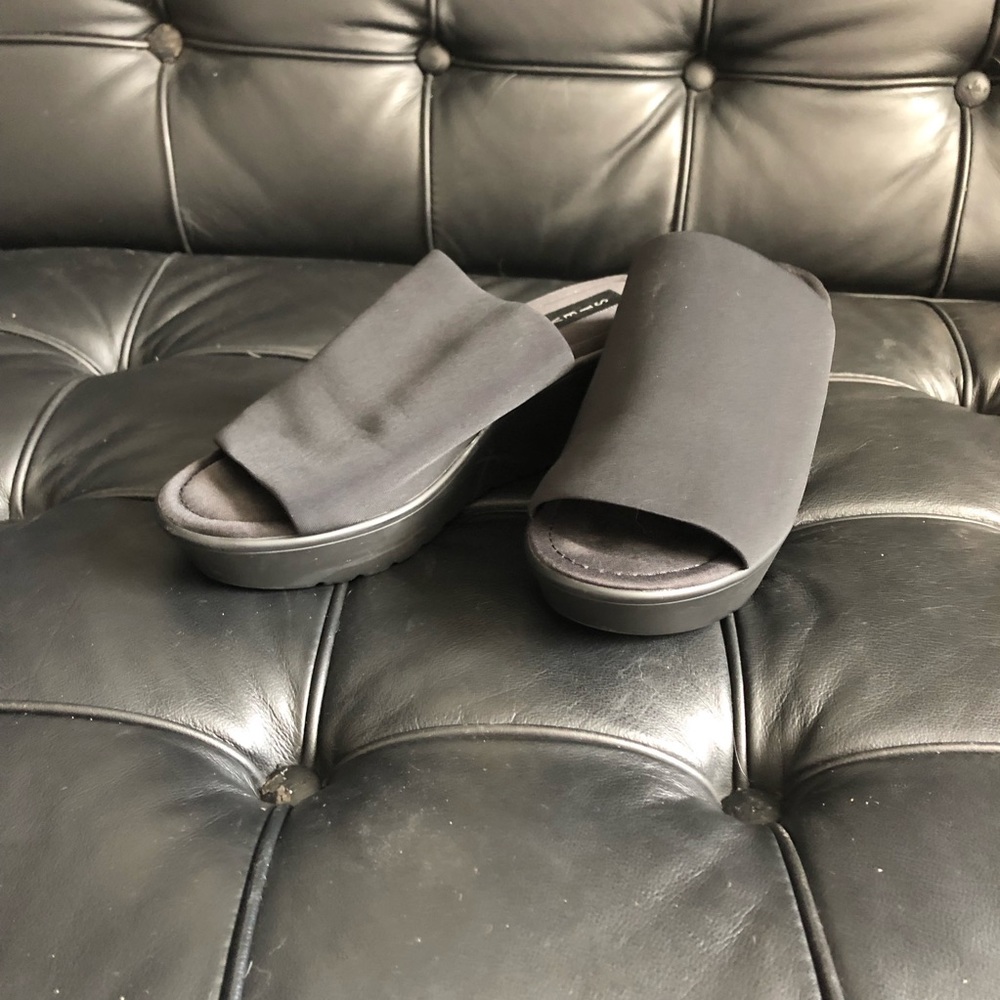 steven by steve madden black slide platforms comfy